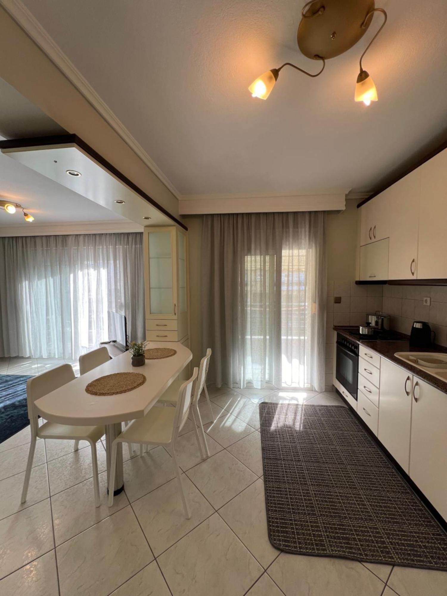 Parma'S Pool Apartment Переа Экстерьер фото